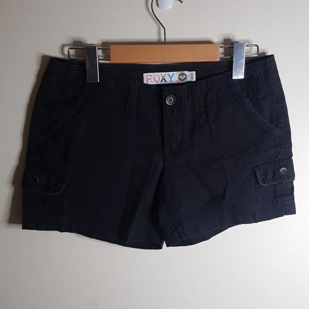 Roxy Y2K utility cargo style shorts